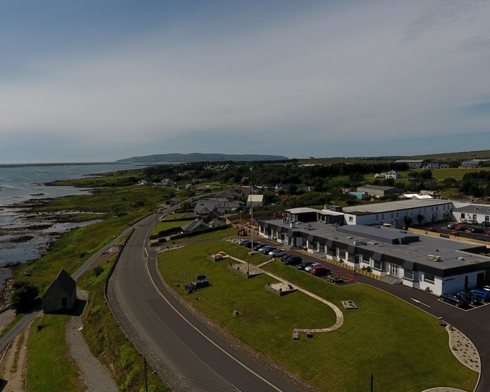 Overlooking Dungloe Bay on the north west coast of Donegal. The perfect location to enjoy easy access to Donegal Airport, Arranmore, Tory Island, Glenties, Ardara, Letterkenny, Donegal and the North West . 